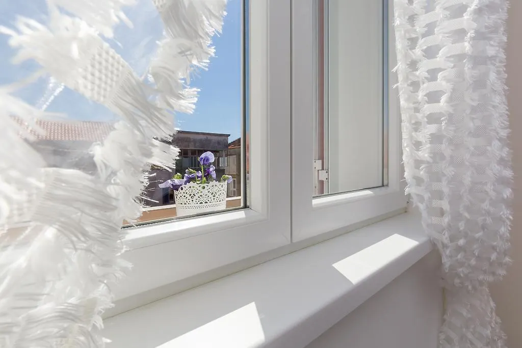 Central Boutique Apartments With Balconies, In Walking Distance To The Sea 0*, Zadar