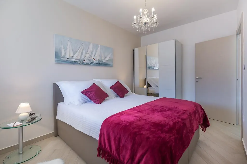 Central Boutique Apartments With Balconies, In Walking Distance To The Sea Croatia