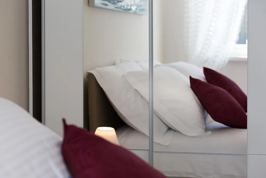 Central Boutique Apartments With Balconies, In Walking Distance To The Sea