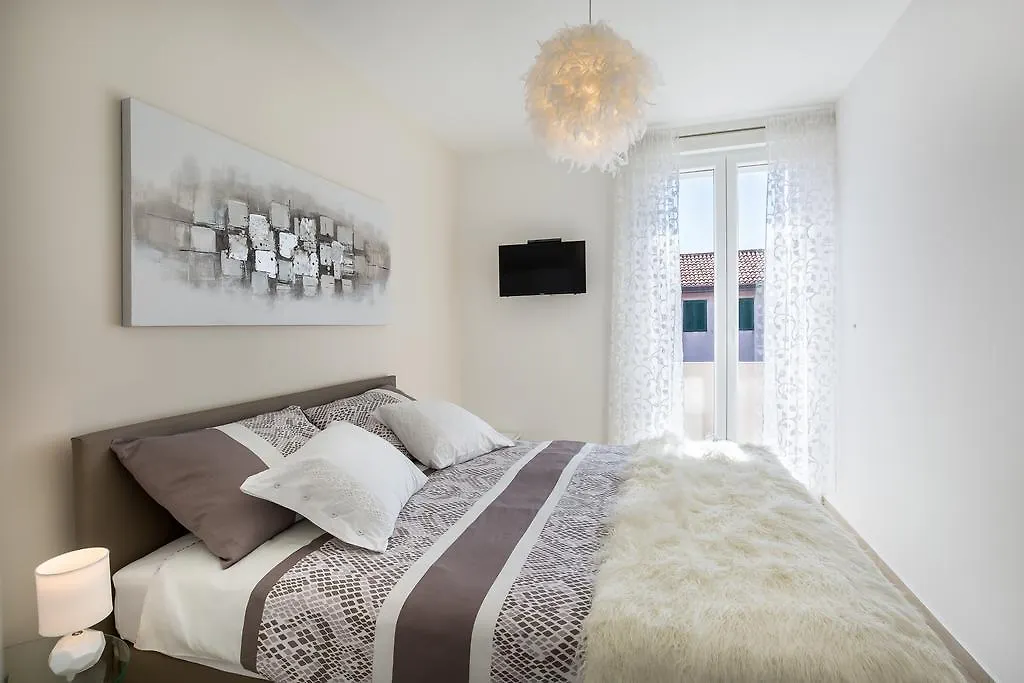 Central Boutique Apartments With Balconies, In Walking Distance To The Sea 0*, Zadar