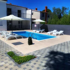 https://villa-lord.in-istria.net